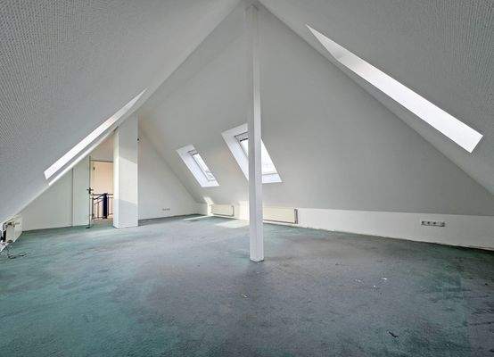 Ausgebauter Spitzboden als separates Büro/Besprechungsraum
