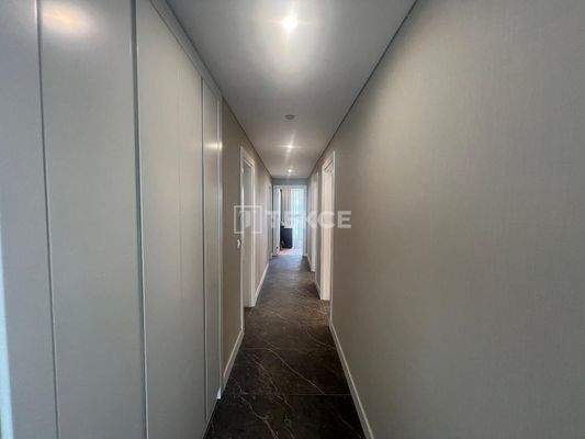 Apartments in a Secure Complex with Sea View in Ataşehir