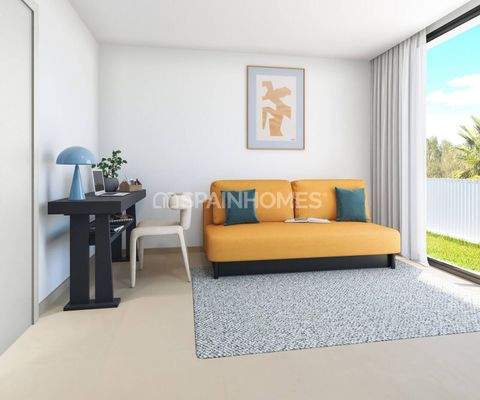 Detached Houses with Private Pools in Estepona Málaga