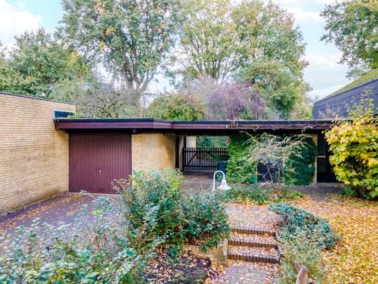 Garage mit Zugang zum Garten