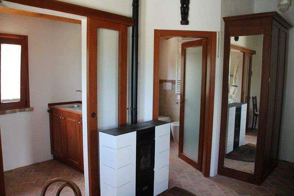 Die kompakte Küche ist praktisch integriertG