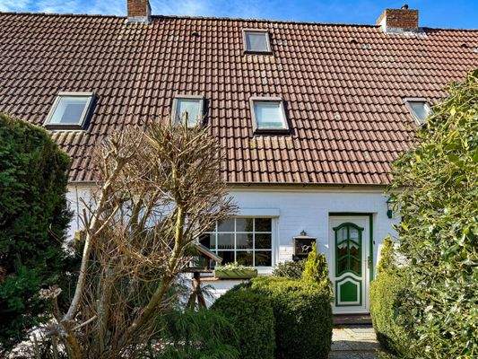 2. Eingang Altbau.jpg