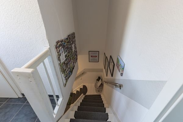 Treppenaufgang Wohnung rechts