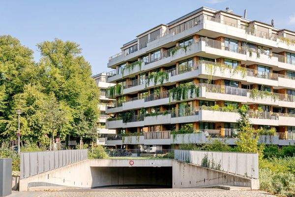 Optional Garagenplätze nebenan