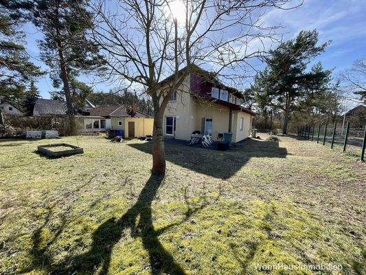 Einfamilienhaus mit großem Garten