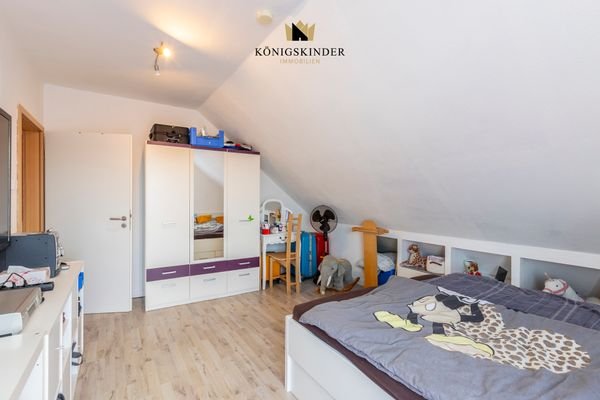 Schlafzimmer links im OG