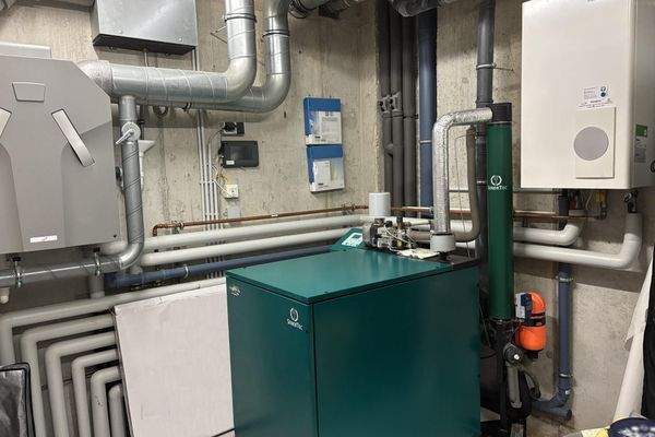 EG Haustechnik mit Dachs, Gastherme, Belüftung