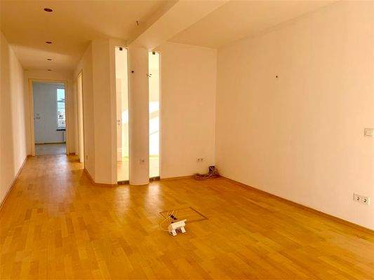 ..mit Empfangsbereich