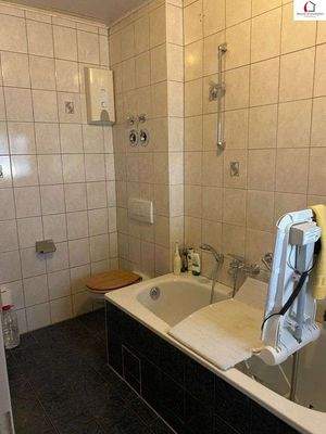 Badezimmer Wohnung 1 (2)