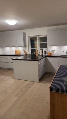 hochmoderne Einbauküche