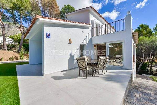 3-Bedroom House with Pool in Altea Alicante