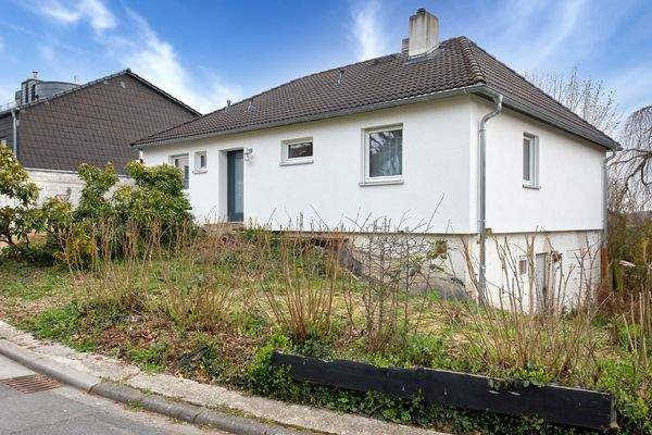 Außenansicht/Eingangsbereich UG