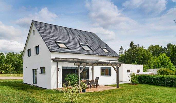 Garten mit Überdachung.jpg