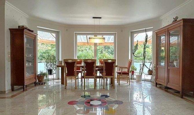 makellos EFH SN Hufenweg - Wohnbereich mit Erker.j