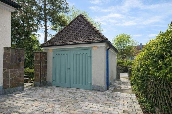 Garageneingang vom Innenhof