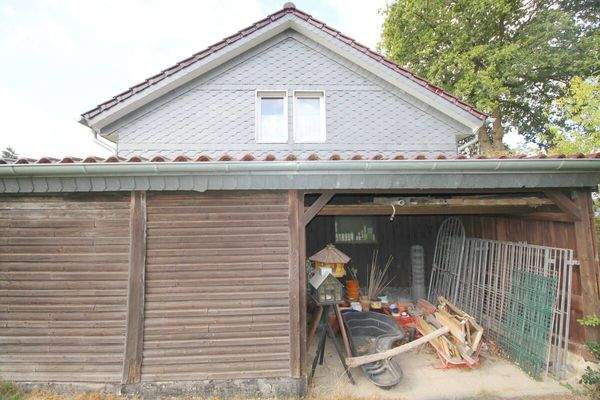 Schuppen mit verschieferter Fassade Nebenhaus