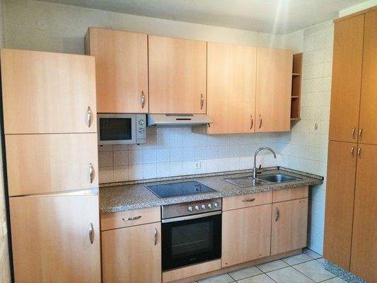 Küche mit Einbauschrank