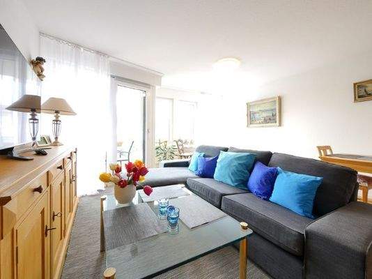 122 1 Wohnzimmer Couch, TV (1 von 1)