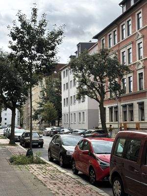 BLICK IN DIE STRAßE