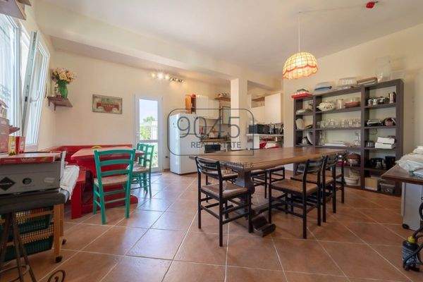 Prestige-Immobilie mit Gästehaus und weitläufigem Grundstück im Süden Sardiniens