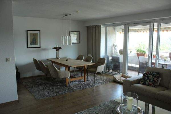 Großer Wohn-Ess-Küchenraum