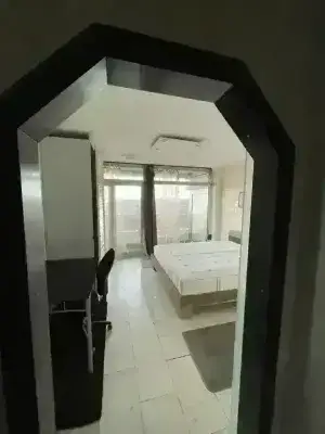 Flur zum Schlafzimmer 