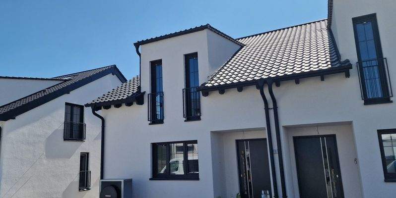 Marken-Dachpfannen (Erlus 58s) in Anthrazit