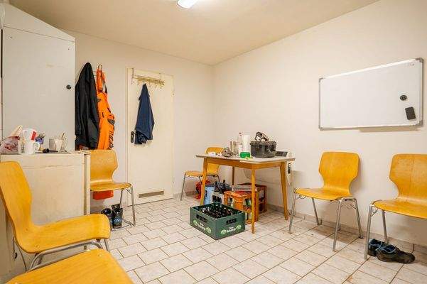 Büroraum - Gewerbehalle