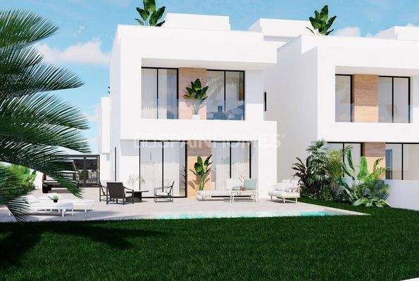 Stylish Houses with Pools Near the Beach in La Zenia Orihuela