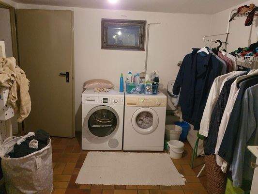 Hauswirtschaftsraum im KG