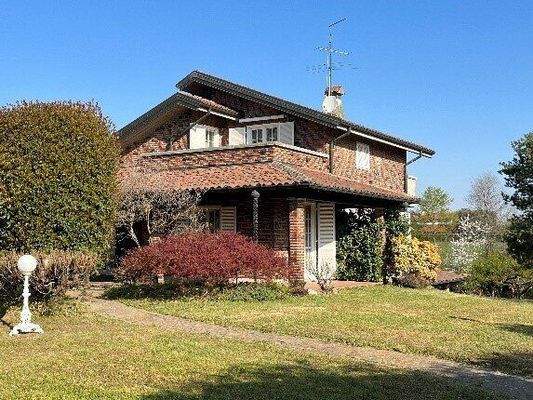 Villa in Piemont / Provinz Novara