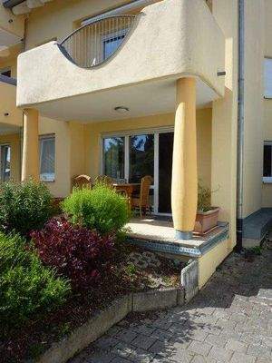 Die Terrasse &amp; Autoabstellplatz