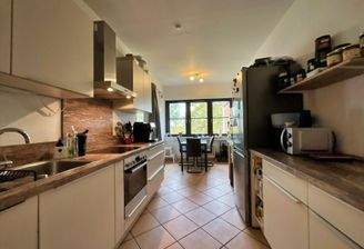 Küche mit Essbereich