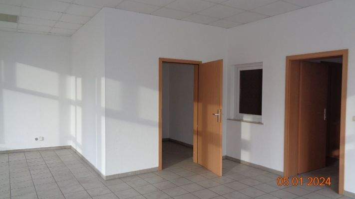 Blick zum Nebenraum.JPG