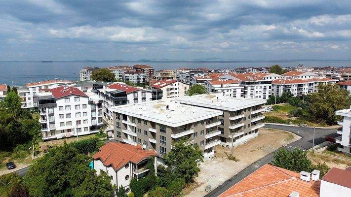Spacious Apartments within Walking Distance of Beach in Yalova