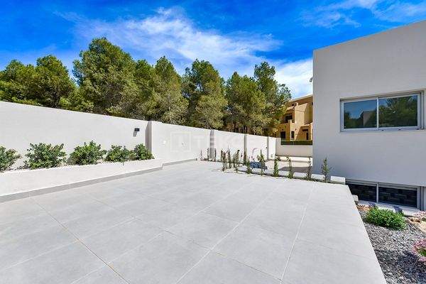3-Bedroom Villa with Private Pool in Finestrat Alicante