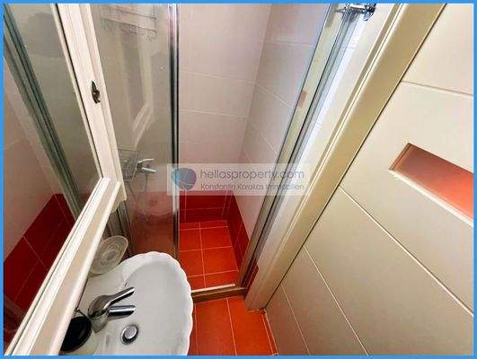 8b5ed33f3a9e4e6ab58ef469e4a6dd61-original