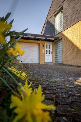 Der Haus- & Garagenzugang