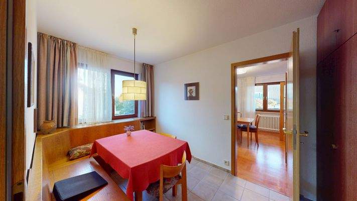 Hochw. 1FH, EG Essecke