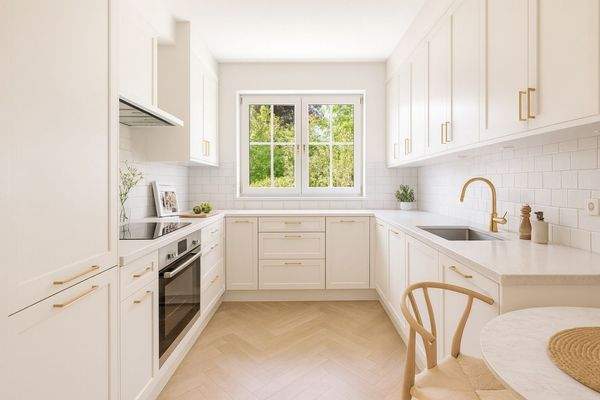 Helle Küche mit Essplatz (visualisiert)