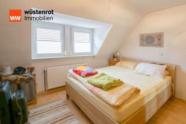 Whg. DG links Schlafzimmer