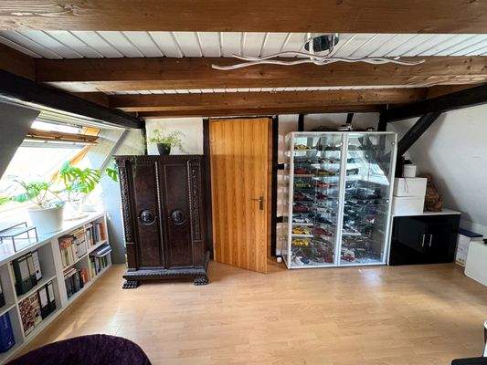 Durchgangszimmer DG 2