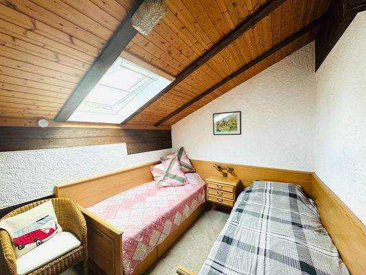 37. Schlafzimmer 2 DG