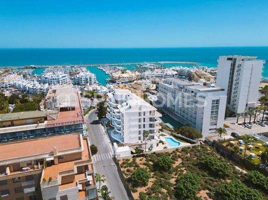 Sea View Properties in a Prime Location in Benalmadena