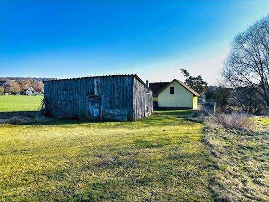 Nordansicht vom Haus mit Nebengebäude