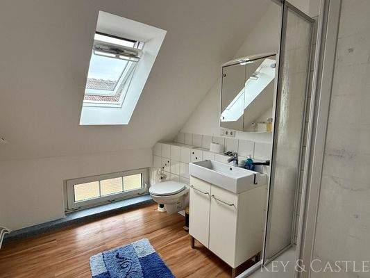 Badezimmer mit Dusche OG. 