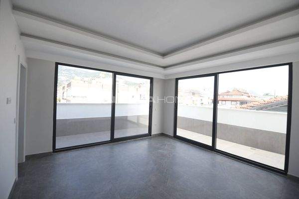 Flats in a Complex with Communal Pool in Alanya