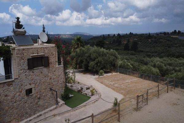 Kreta, Pemonia: Ruhiges und weitläufiges Anwesen zu verkaufen