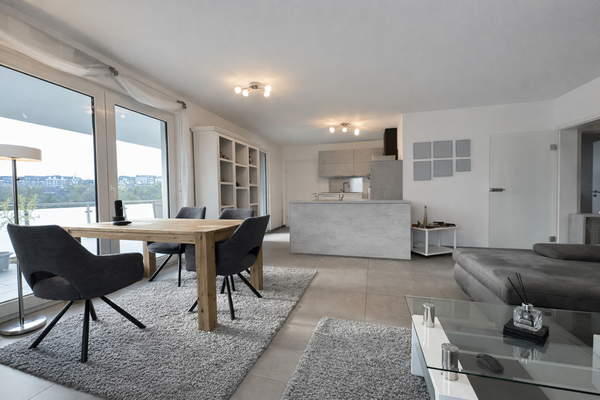 Wohn-/Esszimmer/Inselküche