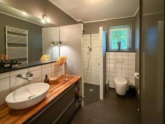 .Duschbad im Erdgeschoss